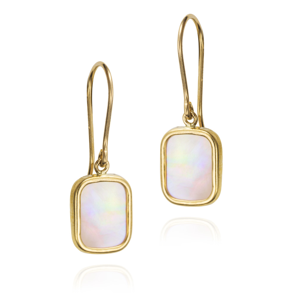 Long 9K gold earrings with pink mother-of-pearl