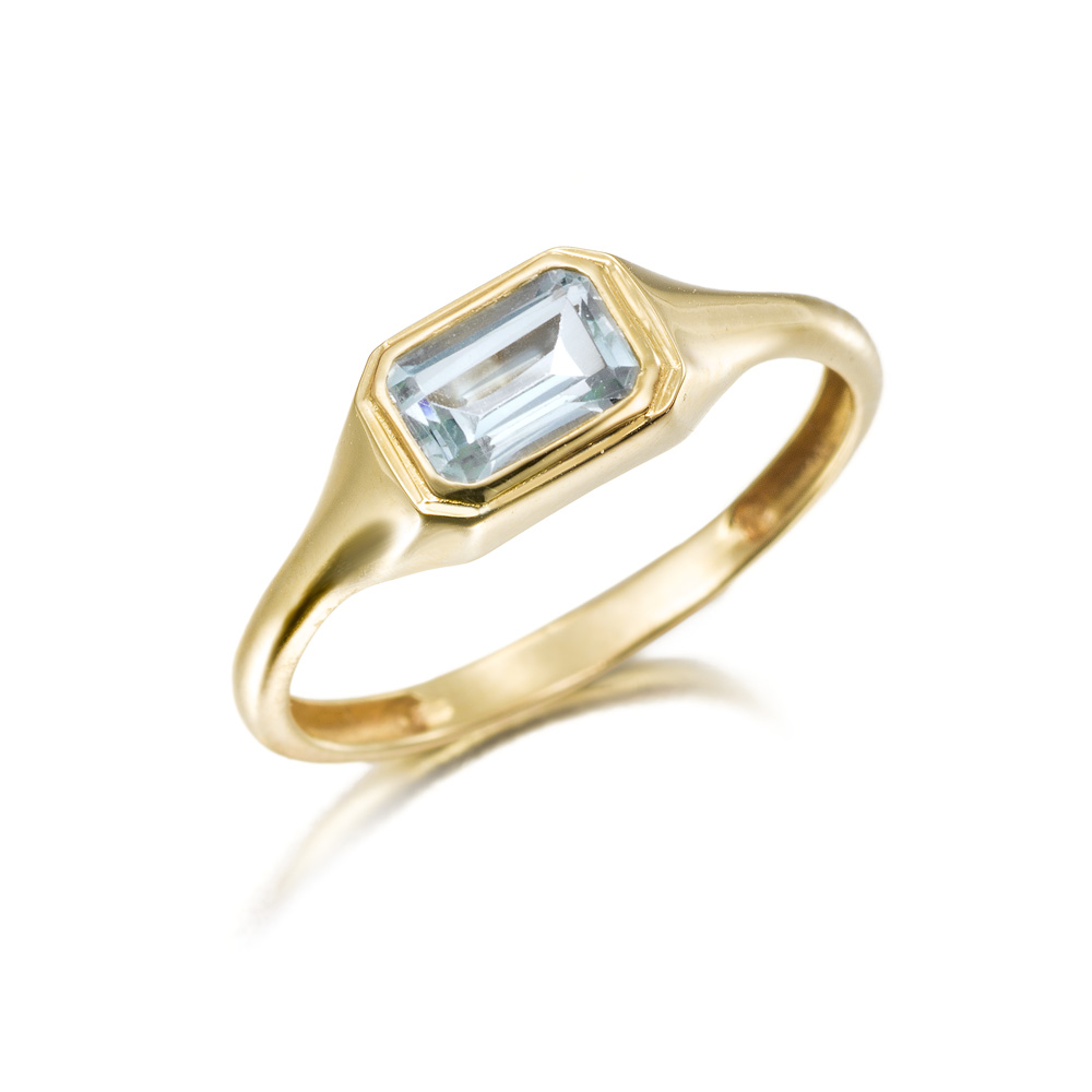 9K gold signet ring with topaz